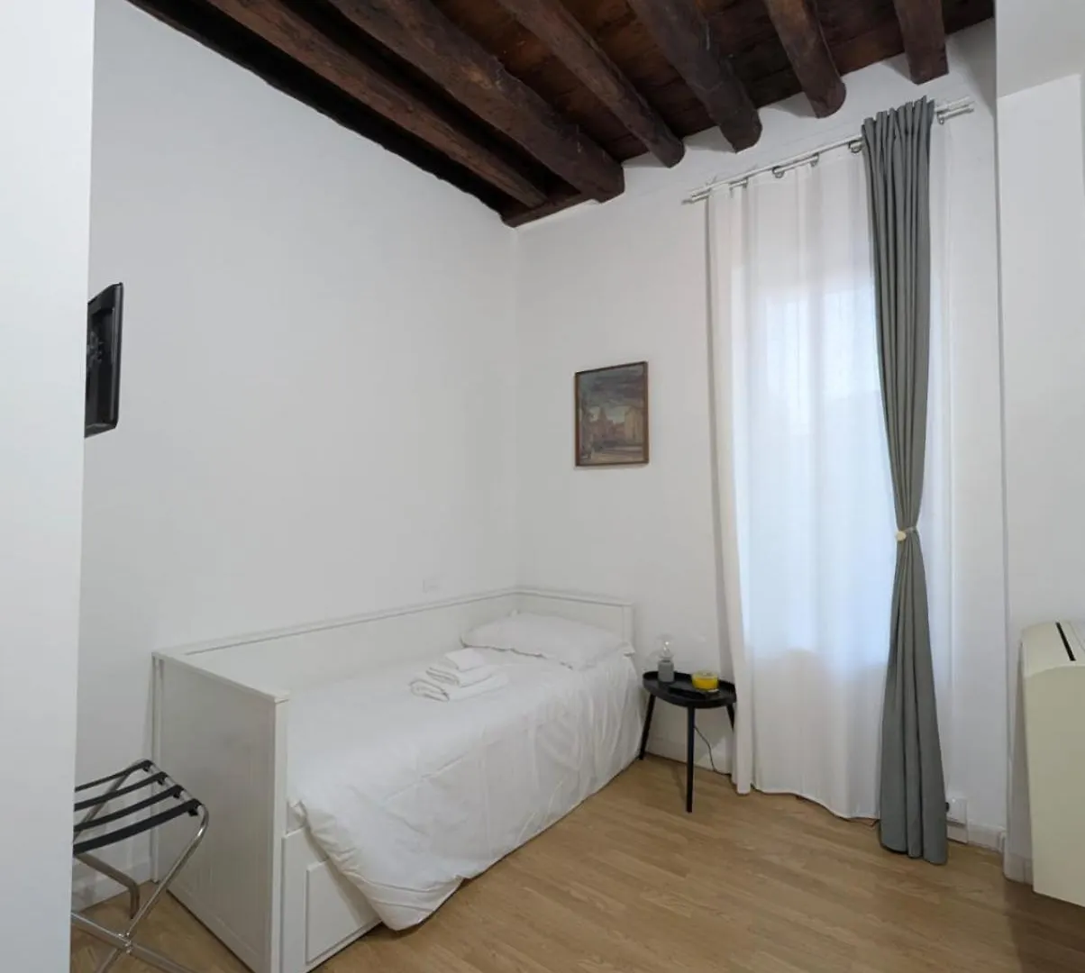Casa Dimatore Dolo 0*,  Italia